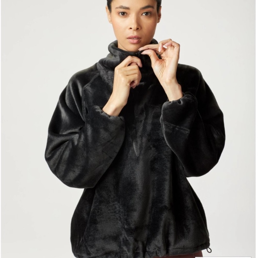 Michi Foxy Black 1/4 Zip Pullover